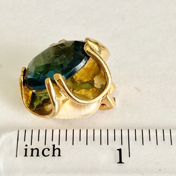 Vintage Montana Blue Glass Clip On Earrings Jeweled Cut Gold Plated Huggie 70s - Picture 9 of 9